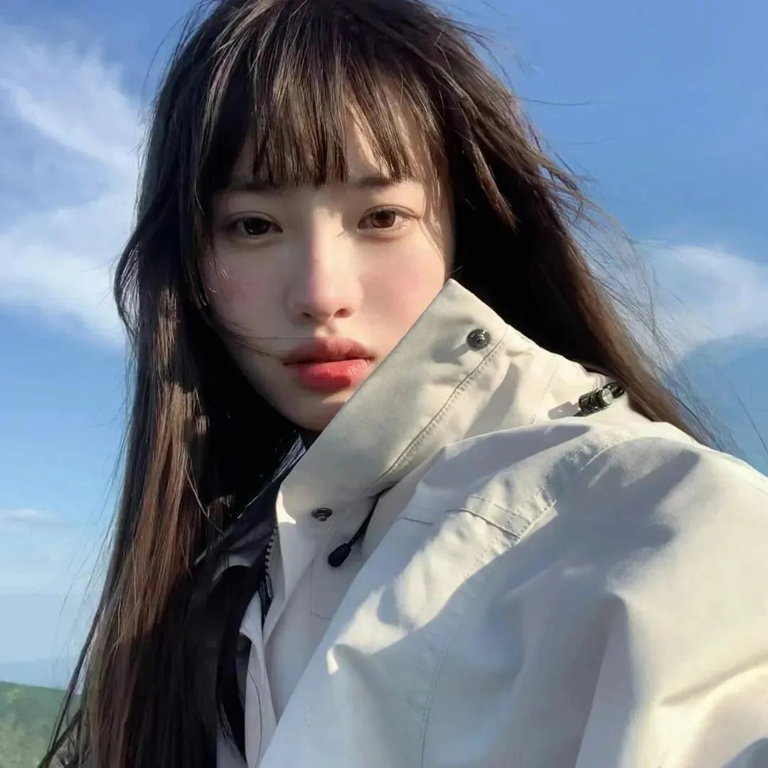乳房与月亮
